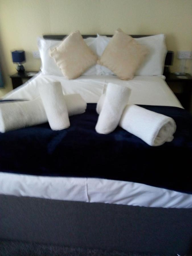 The Kings Arms Inn Stratton  Ngoại thất bức ảnh