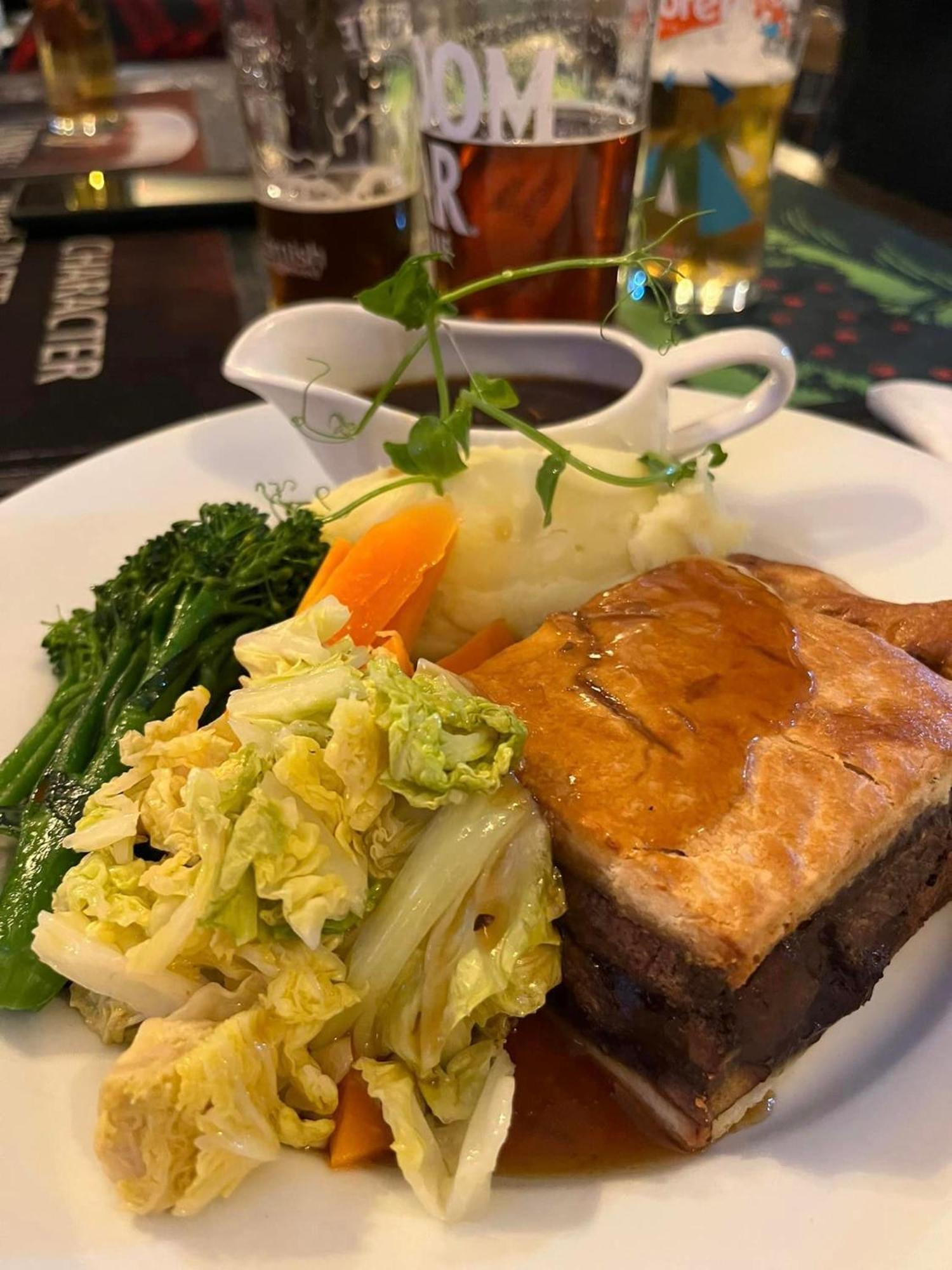 The Kings Arms Inn Stratton  Ngoại thất bức ảnh